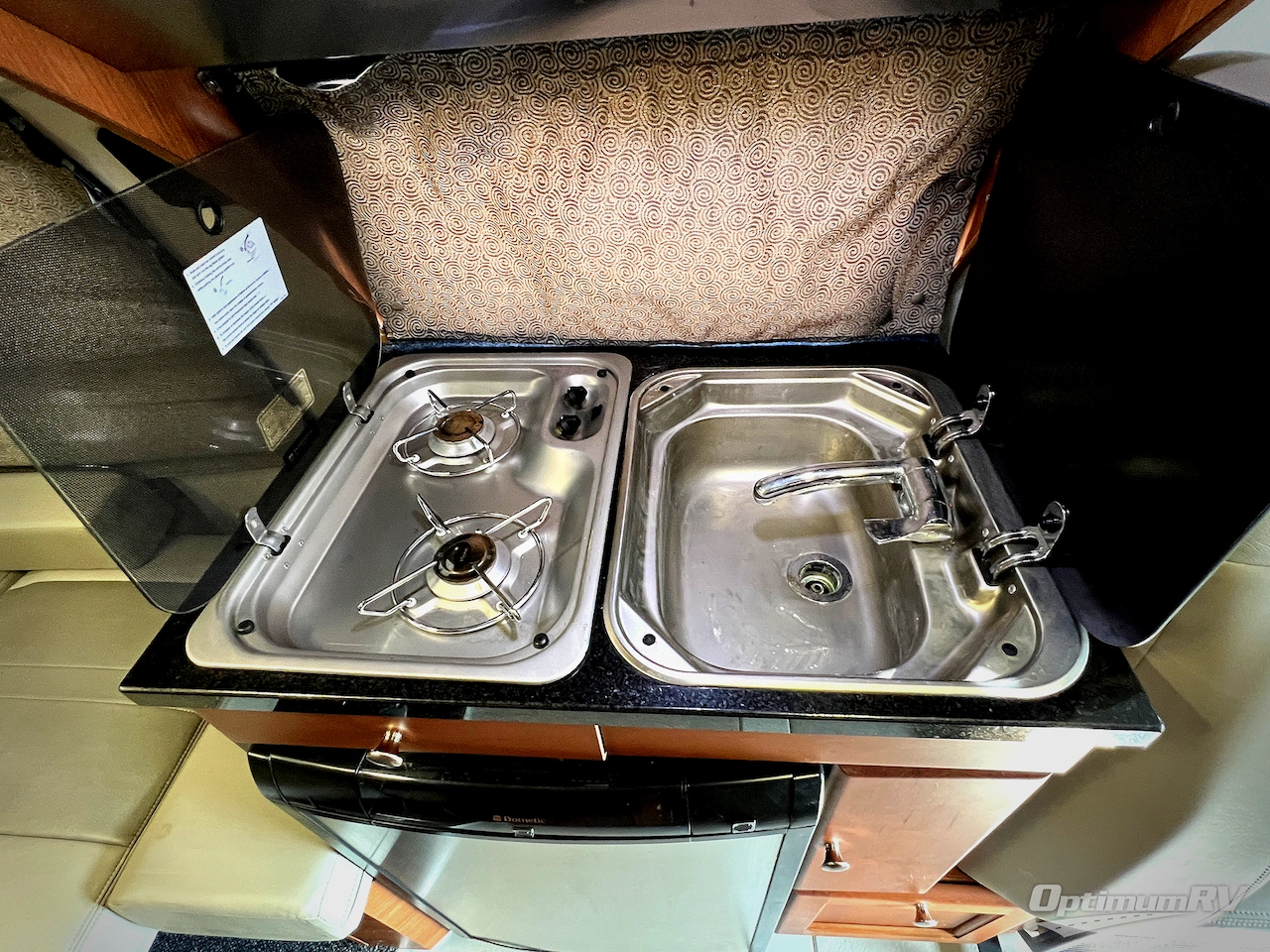 2016 Roadtrek Versatile 170 Photo 11