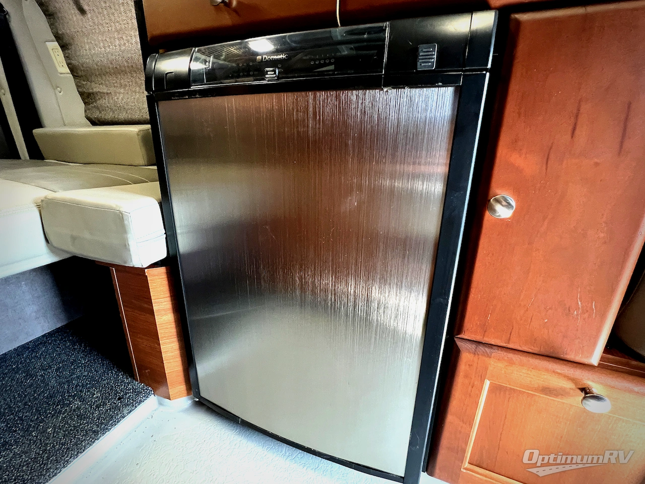 2016 Roadtrek Versatile 170 Photo 12