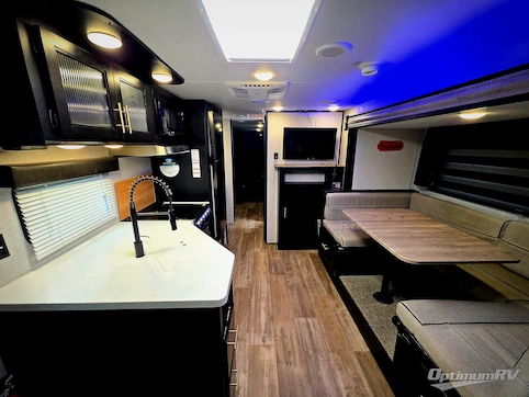 2022 Forest River Cherokee Grey Wolf Black label 27RRBL RV Photo 2