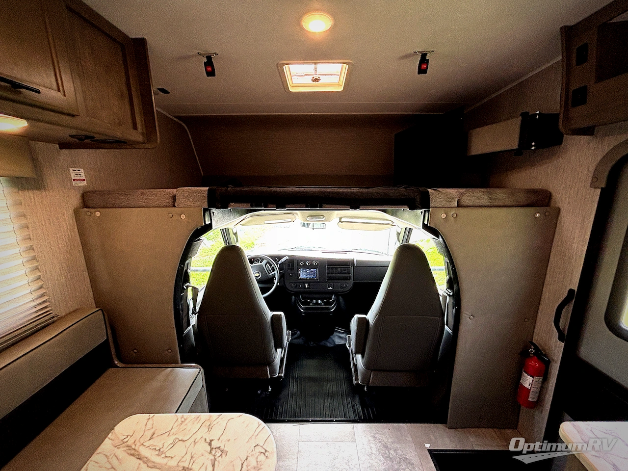 2021 Coachmen Freelander 21RS Chevy 4500 Photo 6