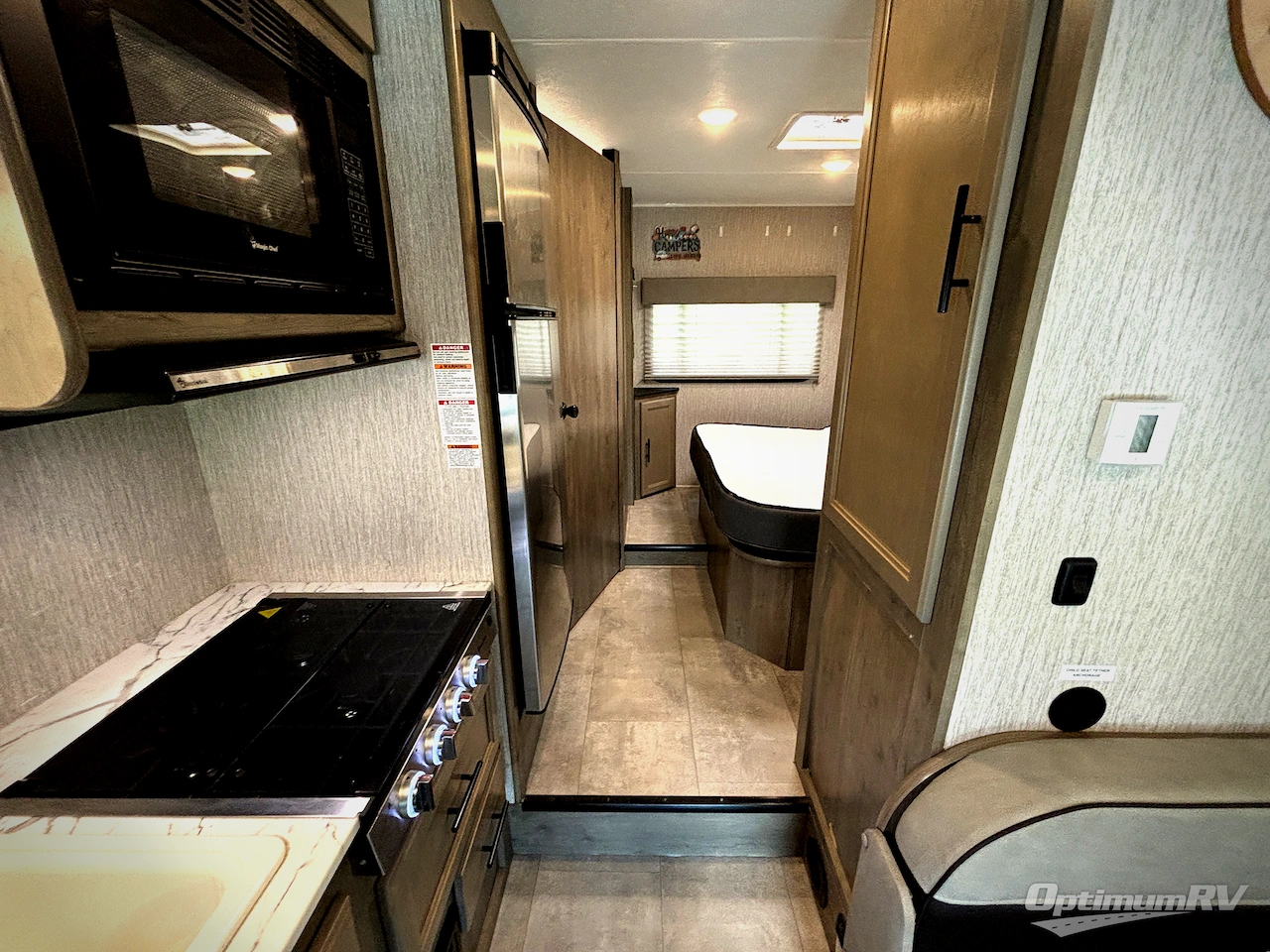 2021 Coachmen Freelander 21RS Chevy 4500 Photo 11