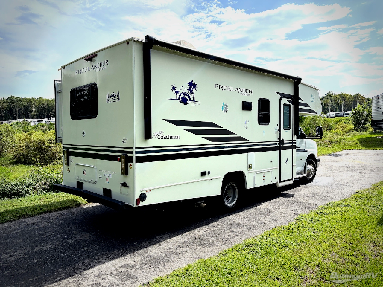 2021 Coachmen Freelander 21RS Chevy 4500 Photo 2