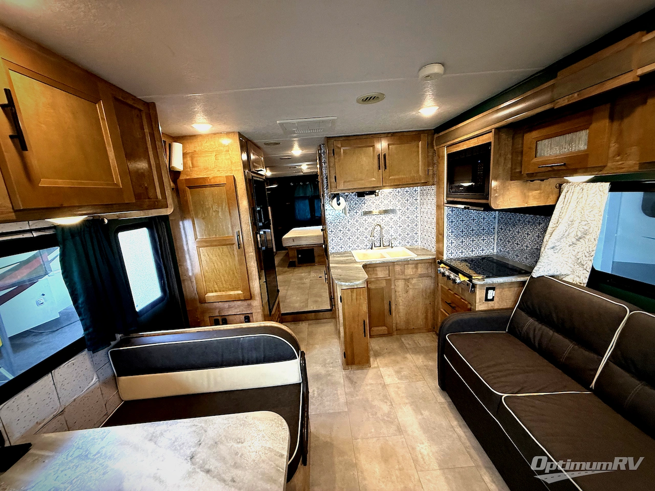 2021 Coachmen Leprechaun 300BH Ford 450 Photo 15