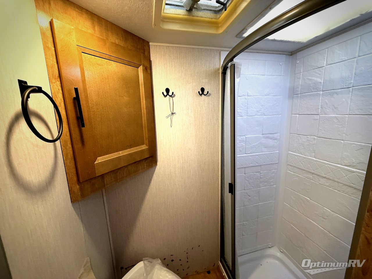 2021 Coachmen Leprechaun 300BH Ford 450 Photo 23