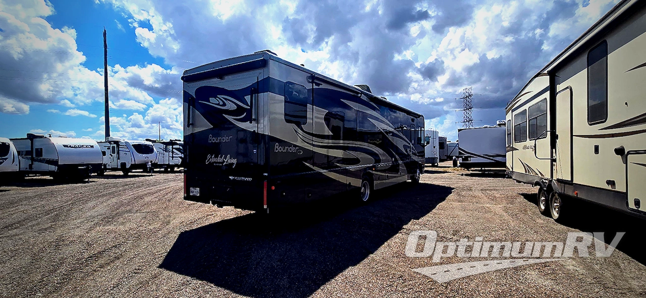2019 Fleetwood Bounder 36FP Photo 2