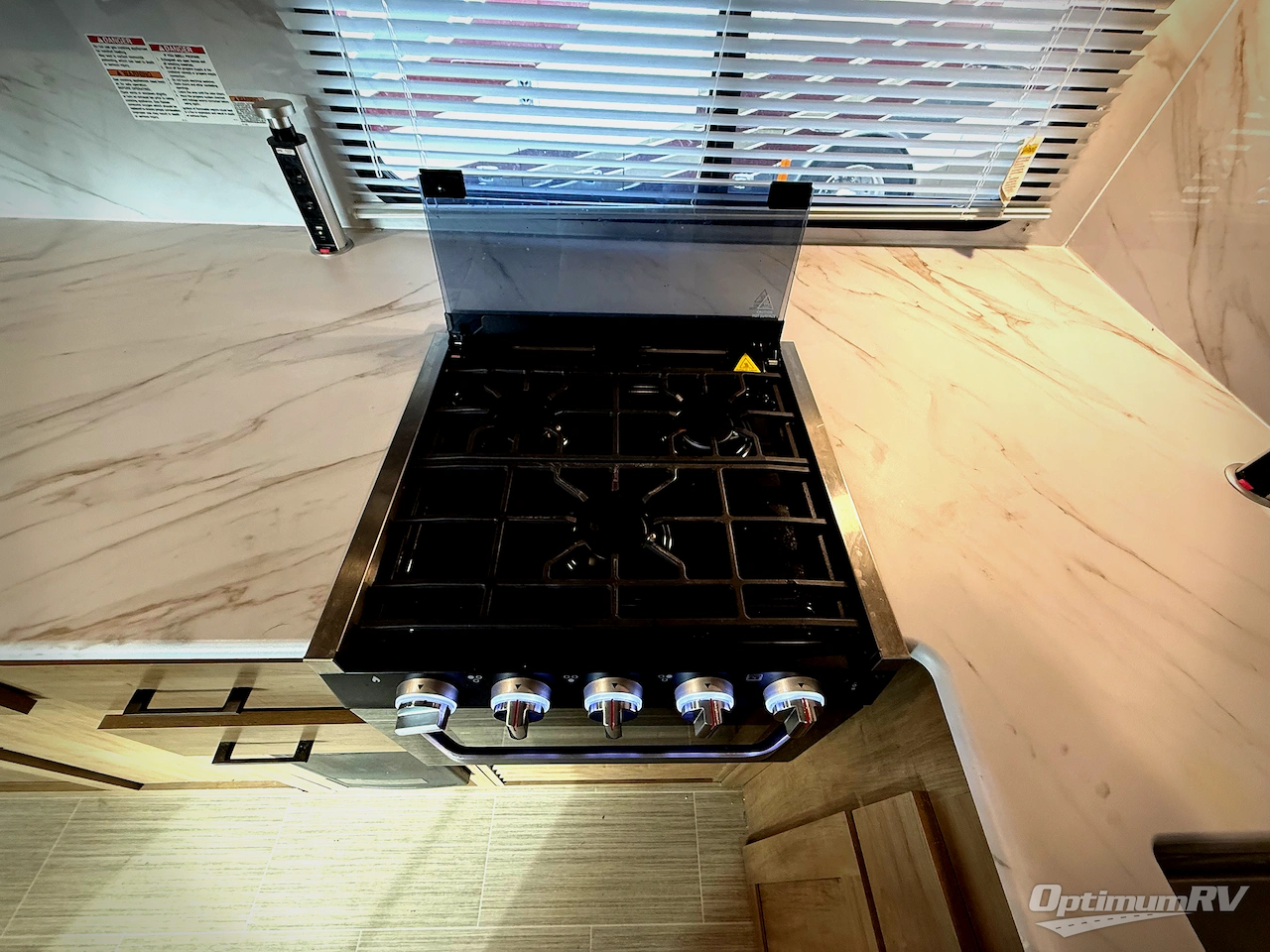 2024 Coachmen Freedom Express Ultra Lite 298FDS Photo 9