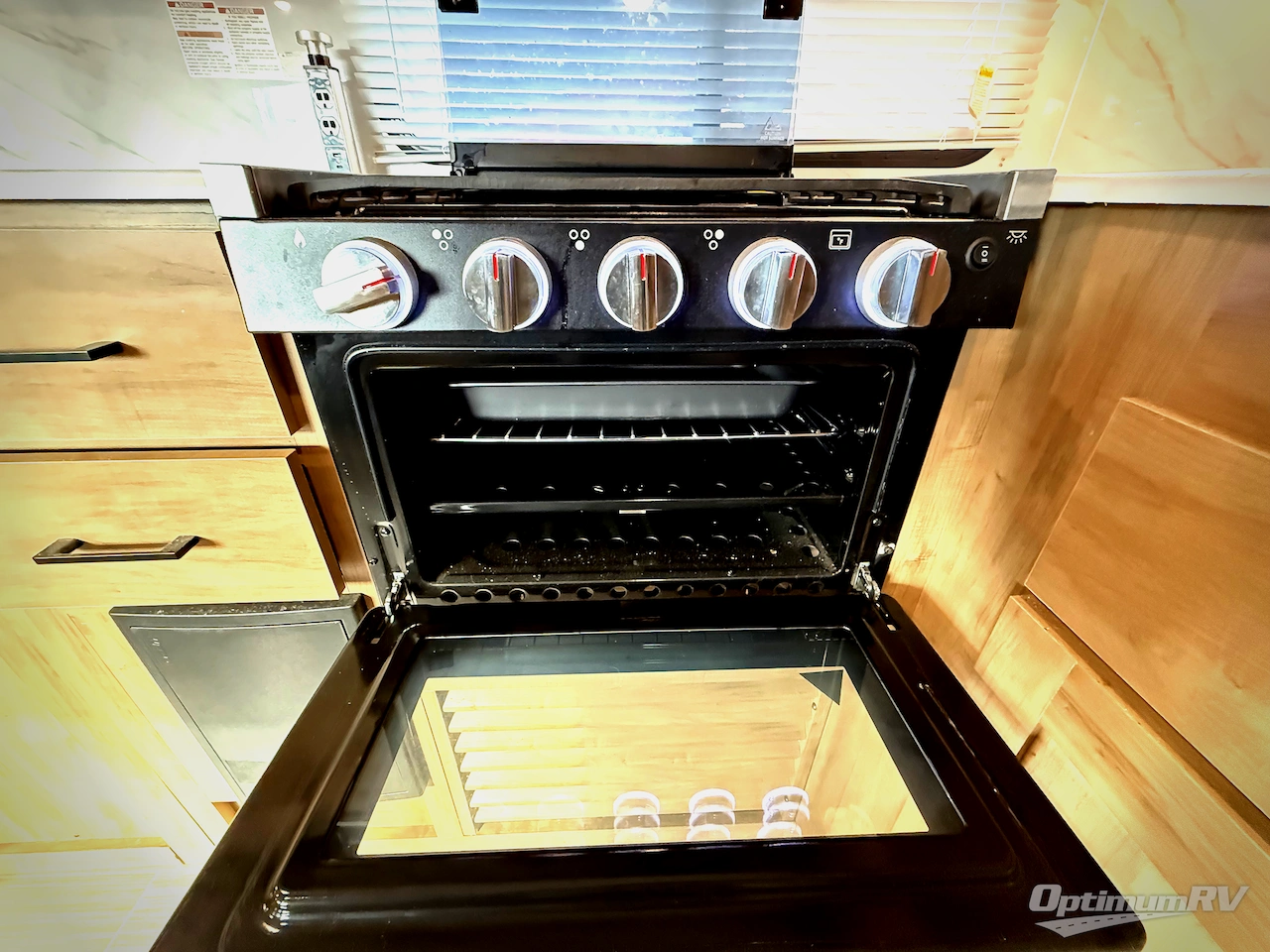 2024 Coachmen Freedom Express Ultra Lite 298FDS Photo 10