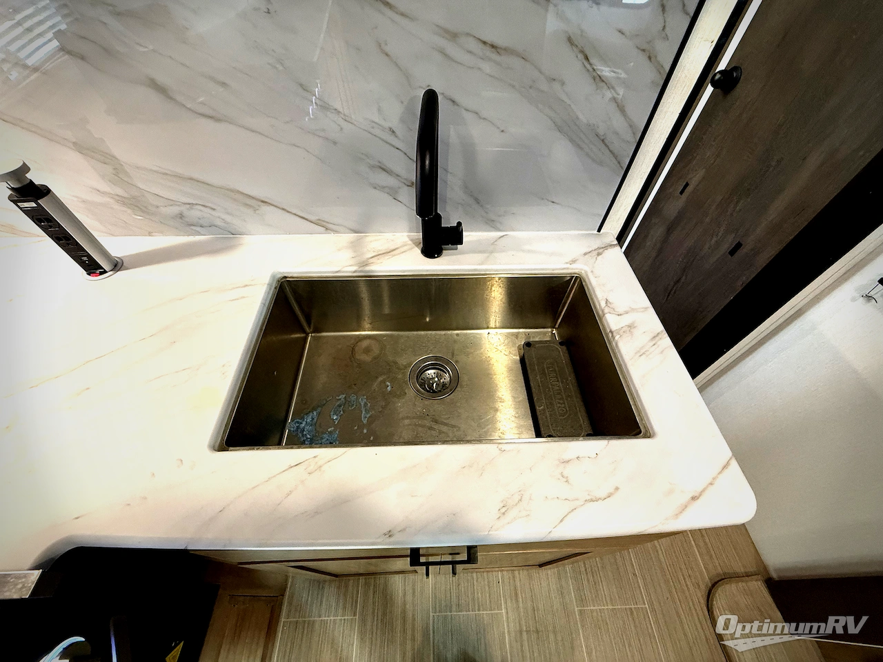 2024 Coachmen Freedom Express Ultra Lite 298FDS Photo 12