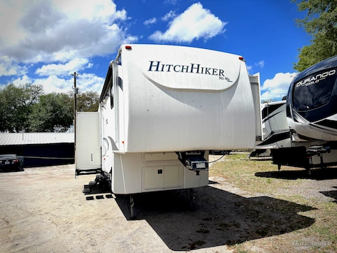 Used 2011 NuWa HitchHiker Discover America 300 FK Featured Photo