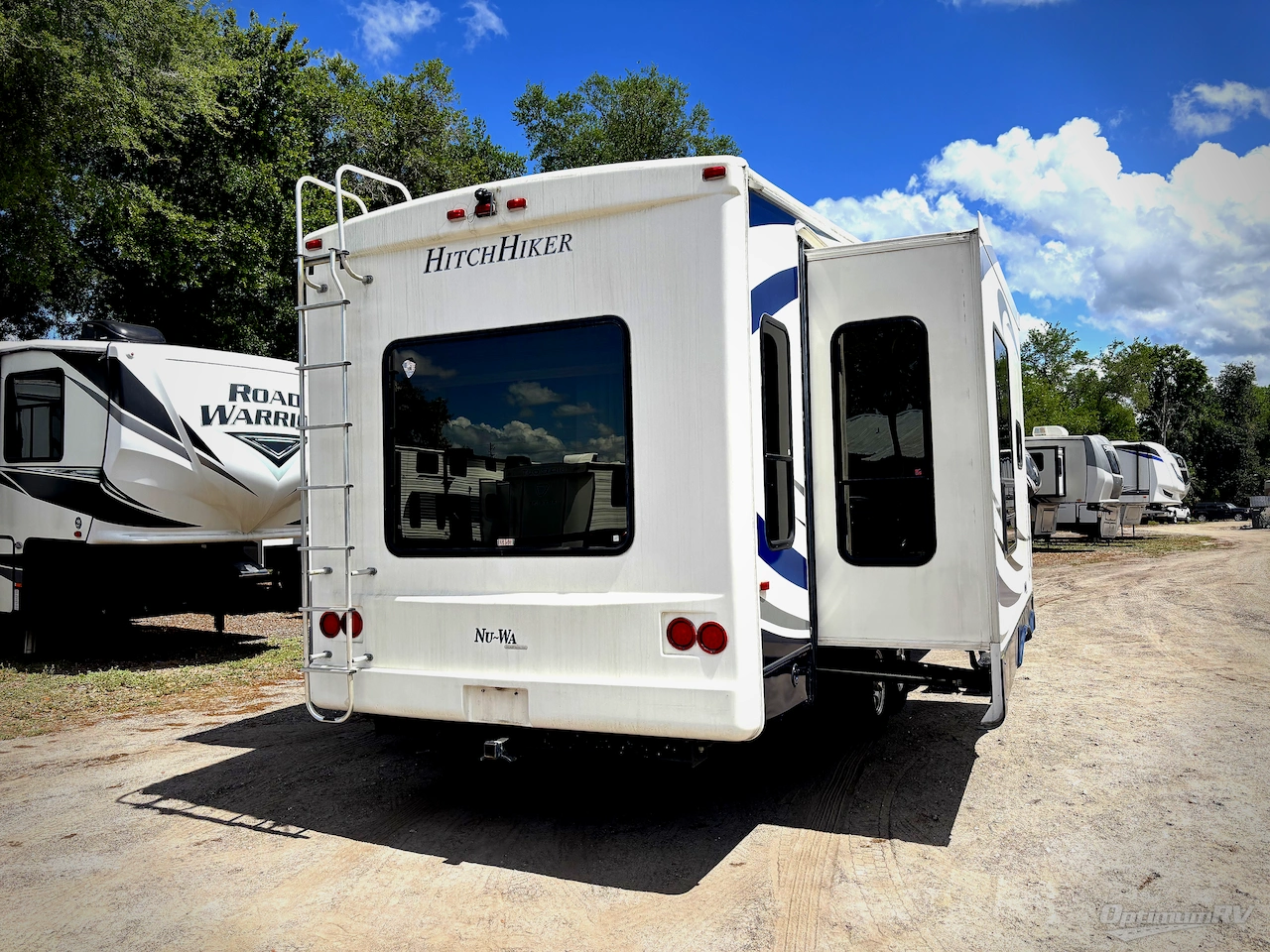 2011 NuWa HitchHiker Discover America 300 FK Photo 2