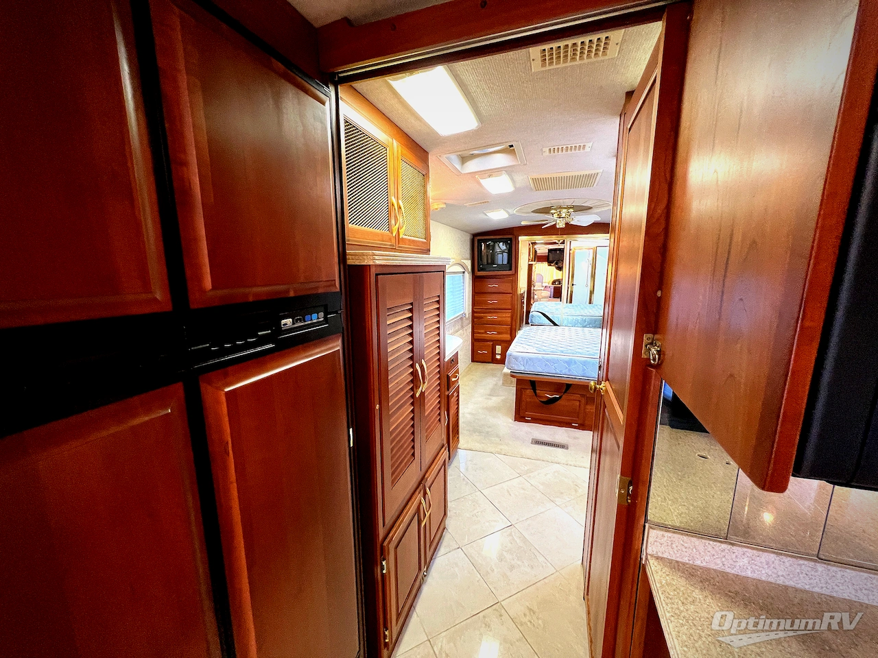 2001 American Coach American Eagle 40EQS Photo 39