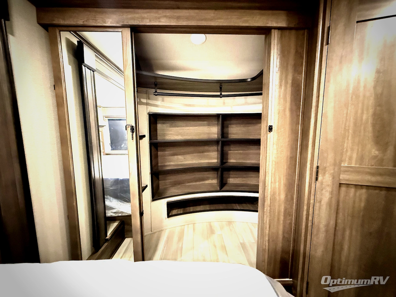 2022 Grand Design Solitude 390RK Photo 13