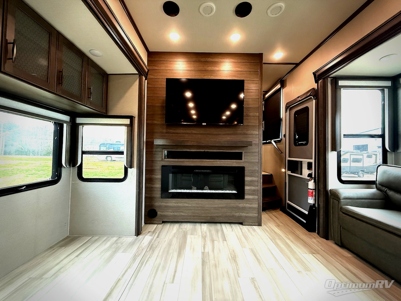 2022 Grand Design Solitude 390RK Photo 18