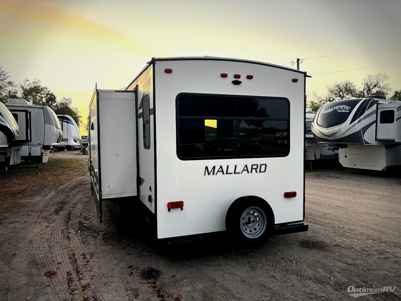 2021 Heartland Mallard 335 Photo 3