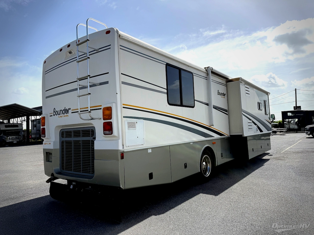 2004 Fleetwood Bounder Diesel 38N Photo 2