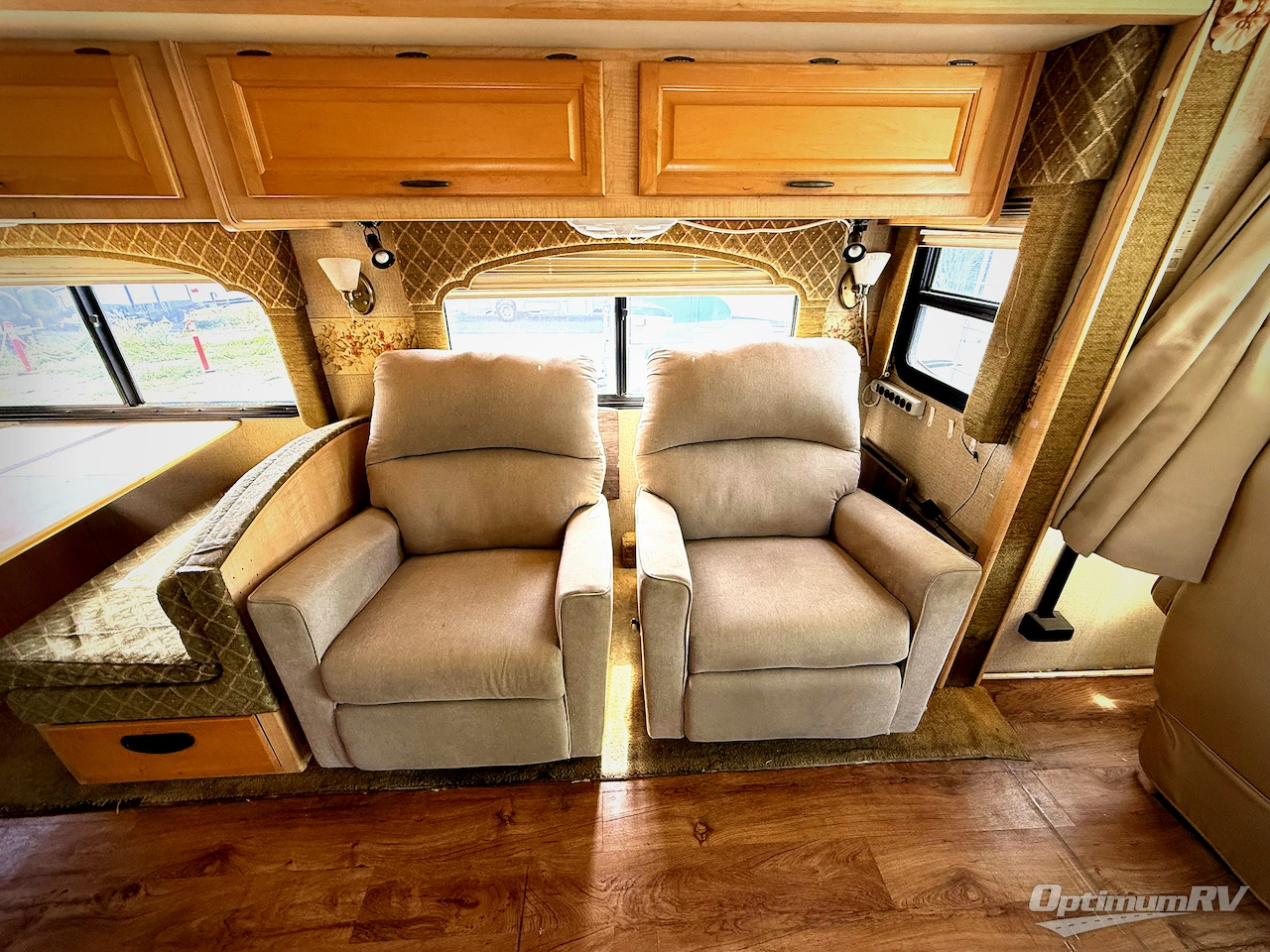 2004 Fleetwood Bounder Diesel 38N Photo 9