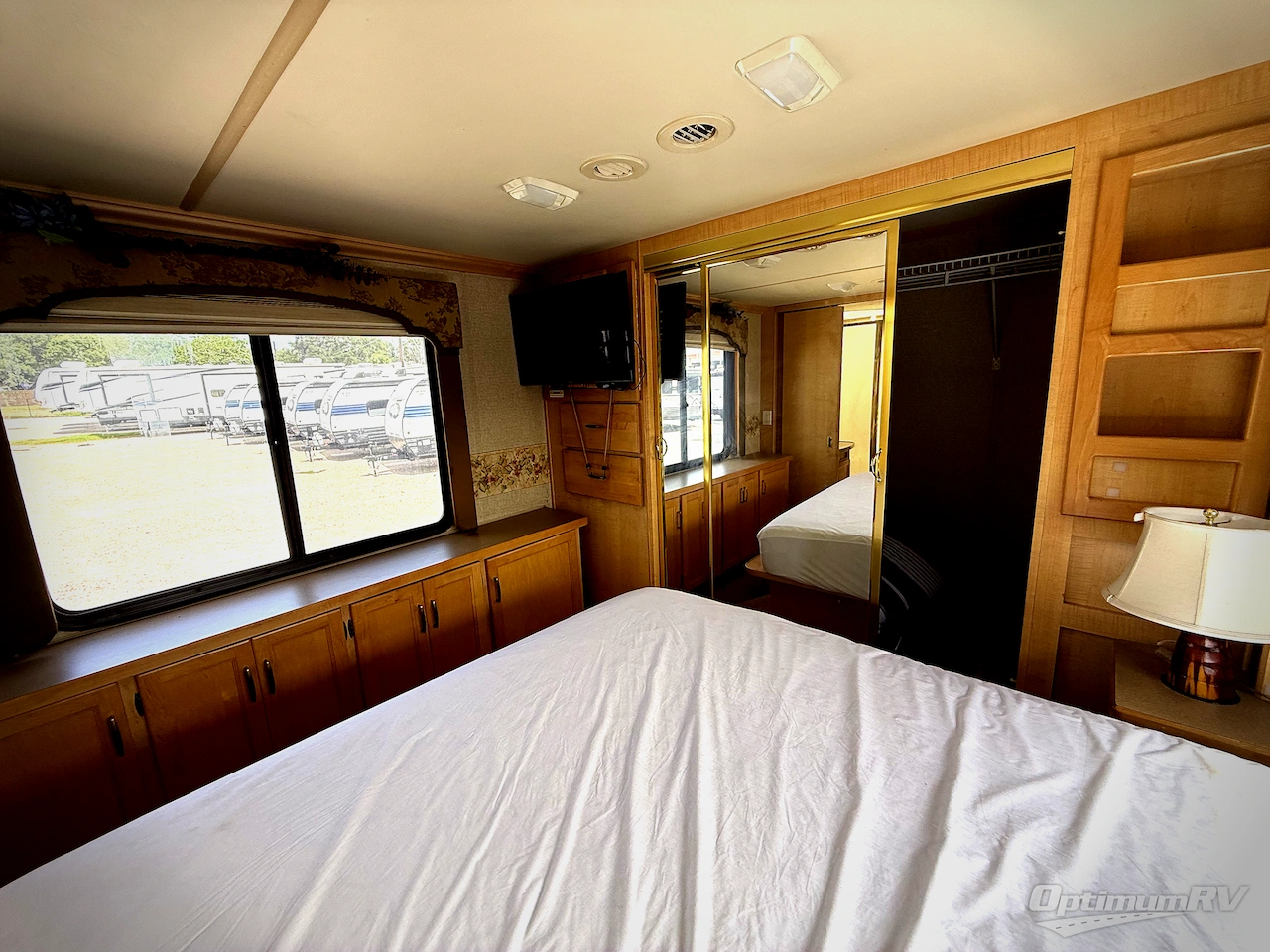 2004 Fleetwood Bounder Diesel 38N Photo 16