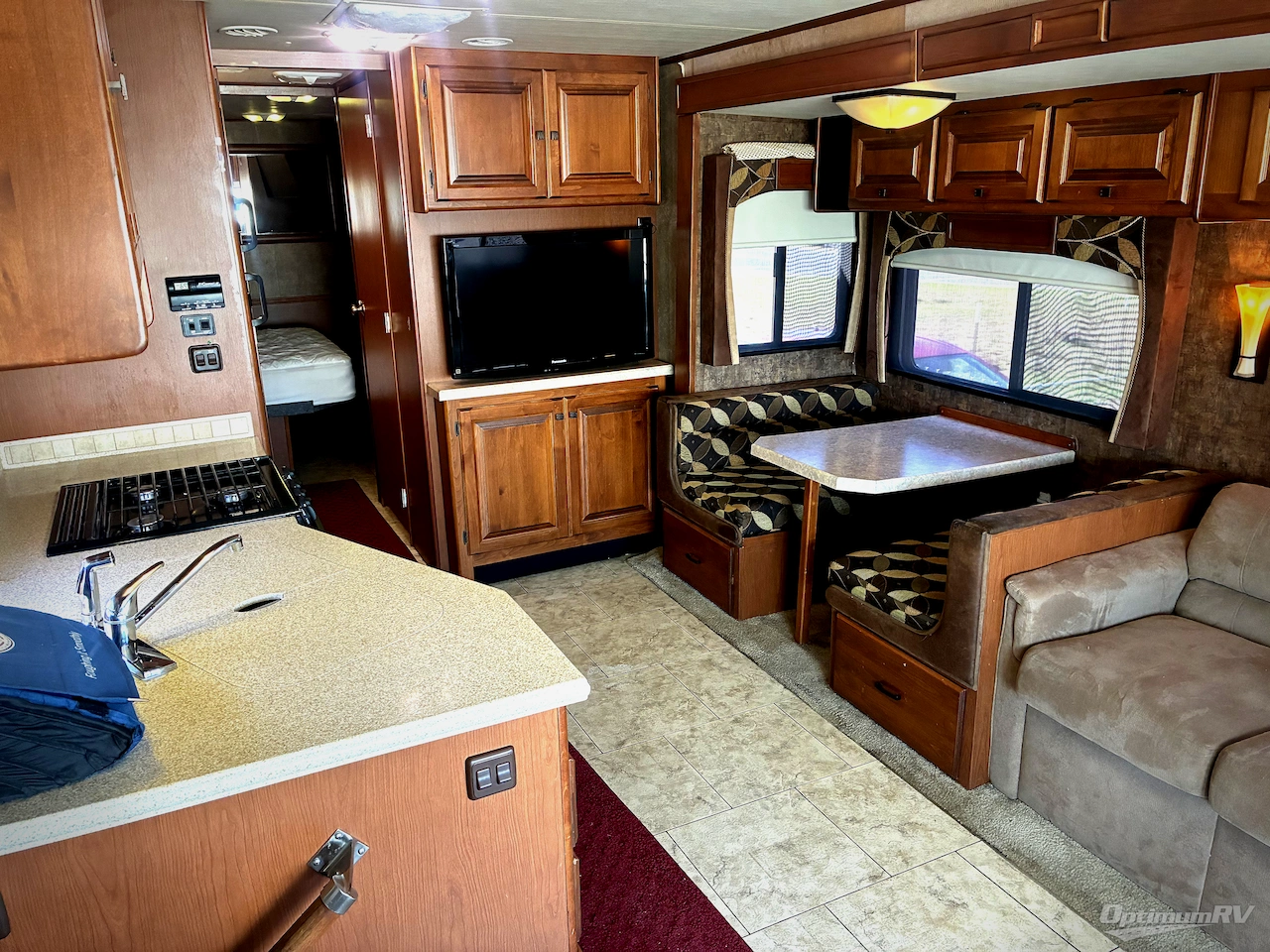 2011 Tiffin Allegro 32 CA Photo 4