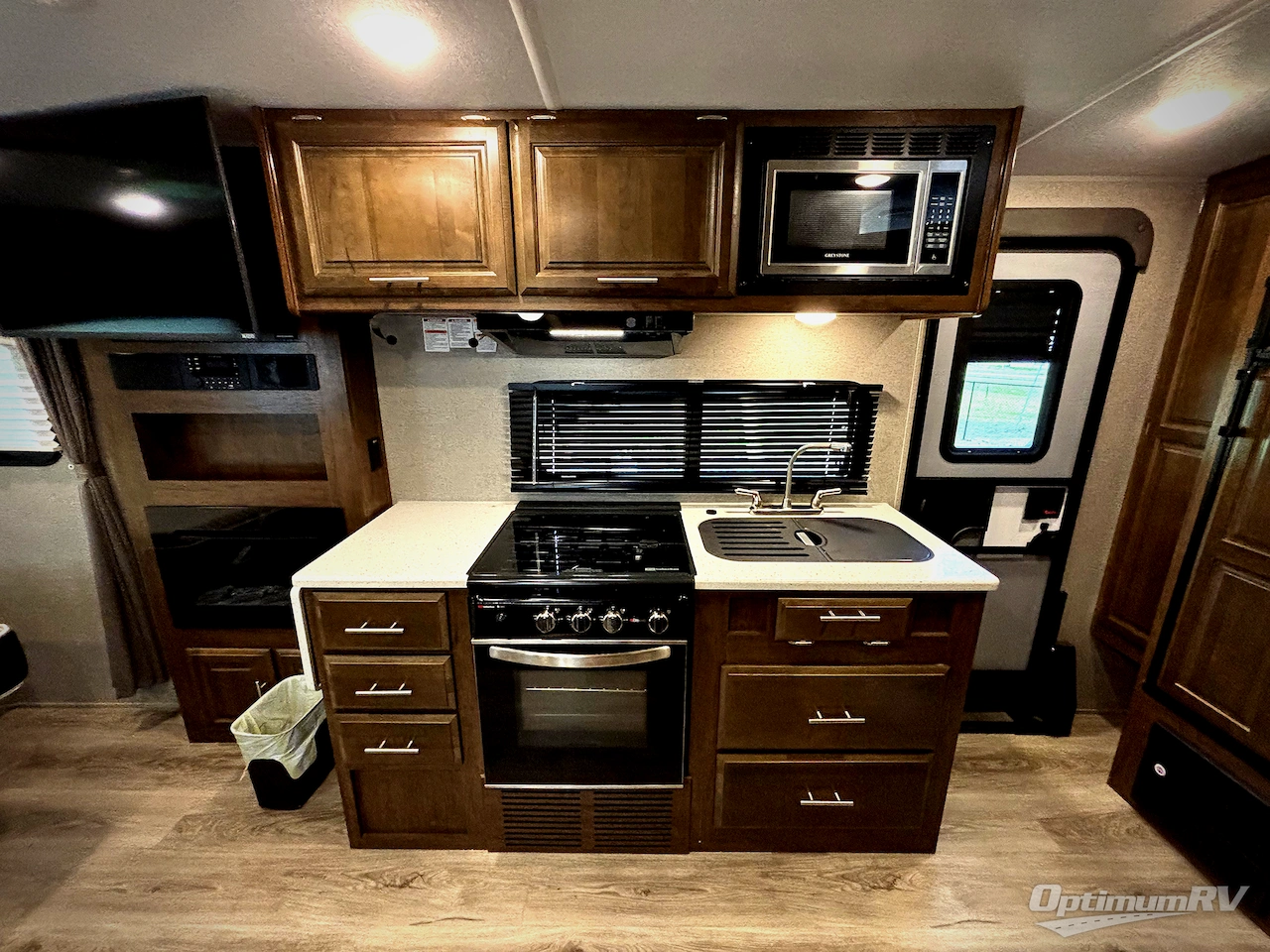 2021 Forest River Flagstaff Micro Lite 22FBS Photo 6