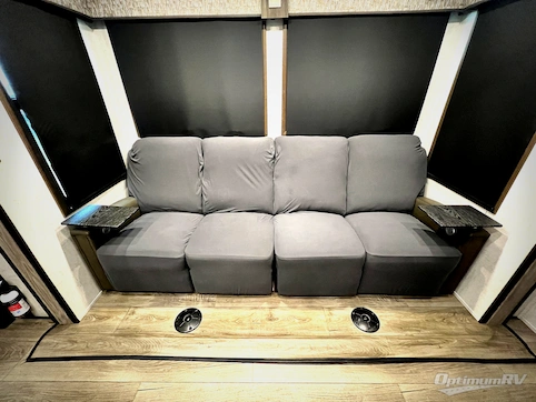 2021 Highland Ridge Highlander HF383H RV Photo 2