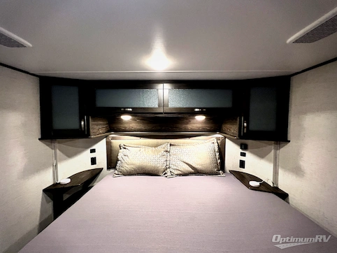 2021 Highland Ridge Highlander HF383H RV Photo 3