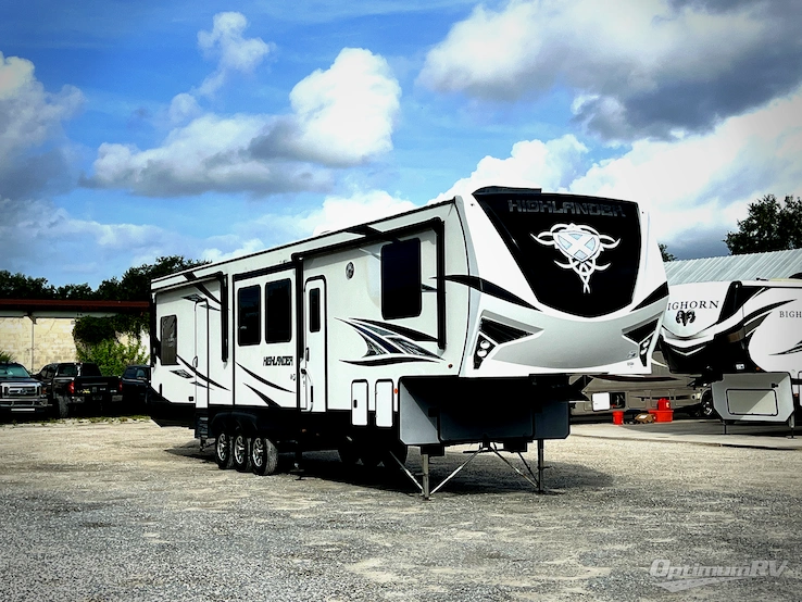 2021 Highland Ridge Highlander HF383H RV Photo 1