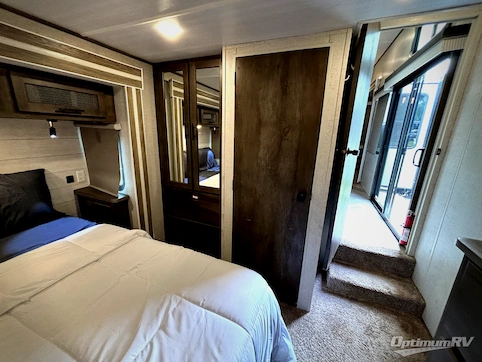 2021 Forest River Salem Grand Villa 42FK RV Photo 4