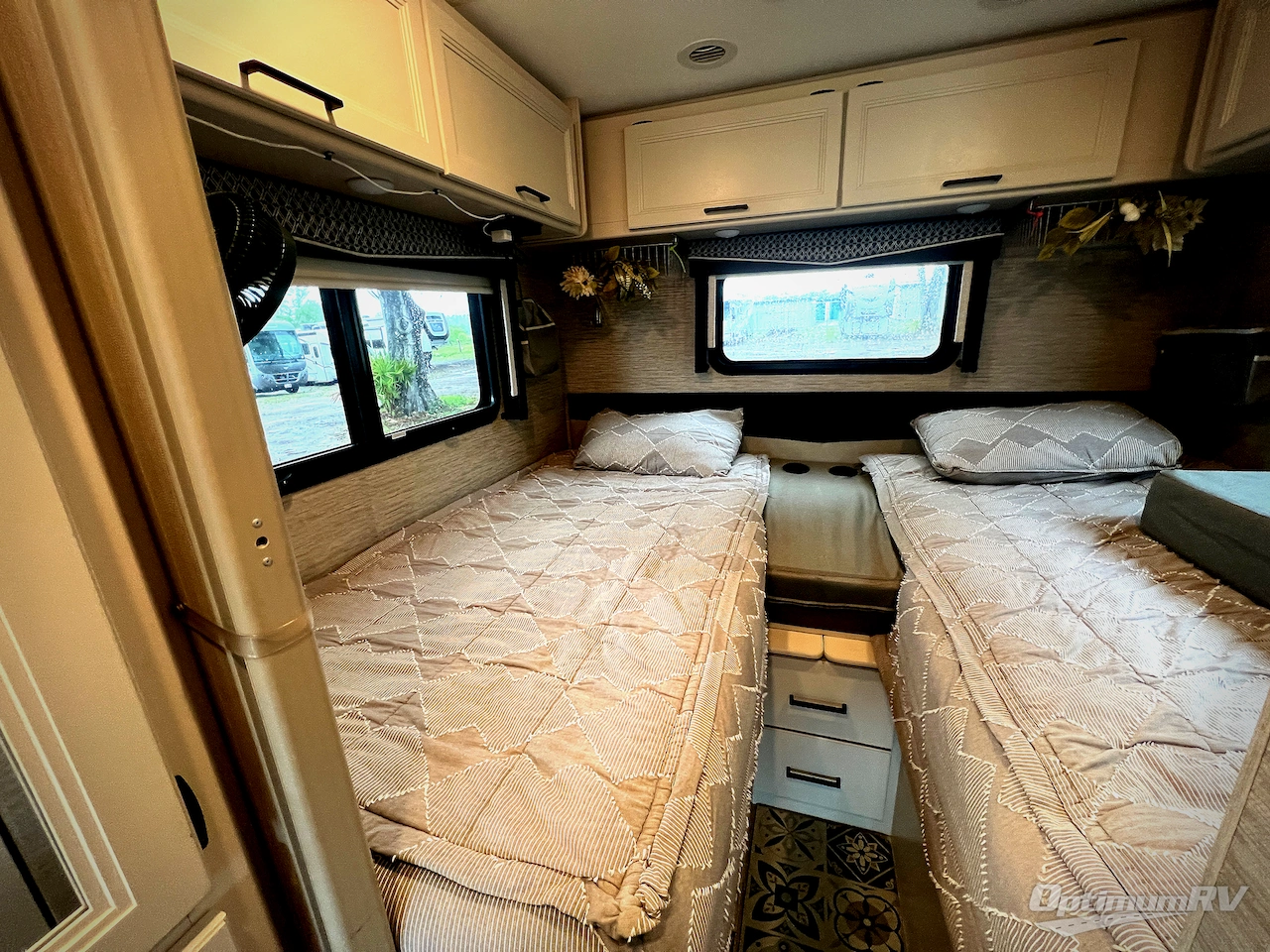 2021 Thor Axis 24.1 Photo 16