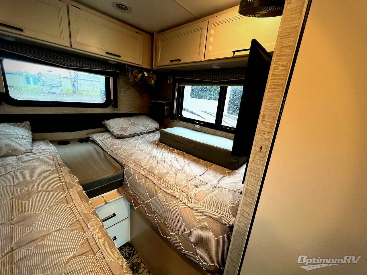 2021 Thor Axis 24.1 Photo 17