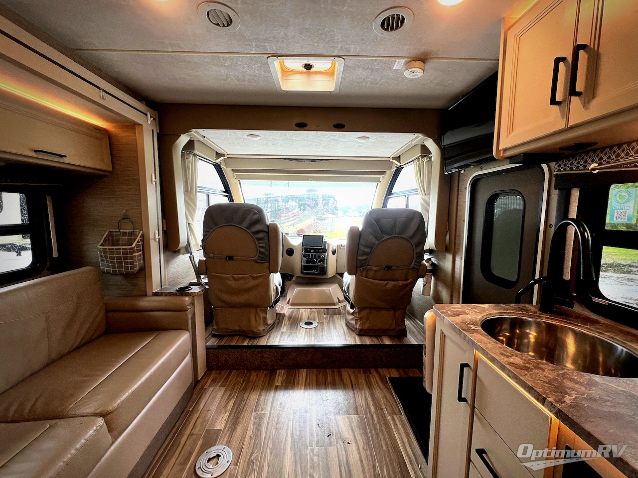 2021 Thor Axis 24.1 Photo 21