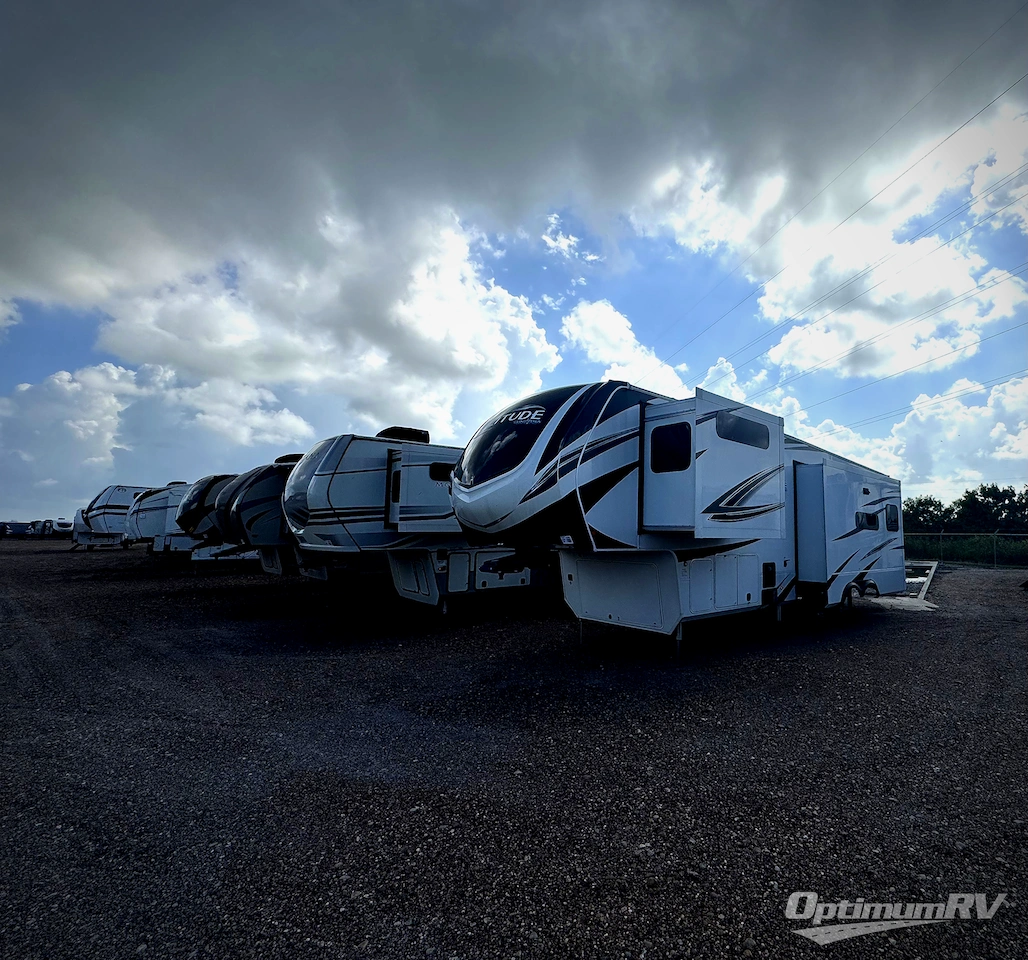 2024 Grand Design Solitude 310GK Photo 14
