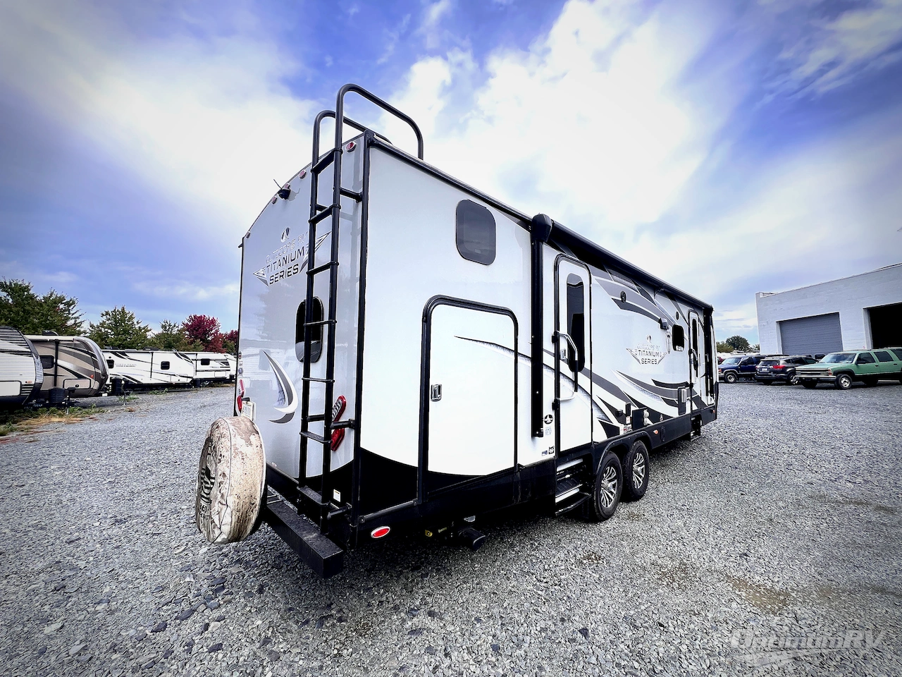 2024 Outdoors RV Timber Ridge Titanium Series 28BKS Photo 2