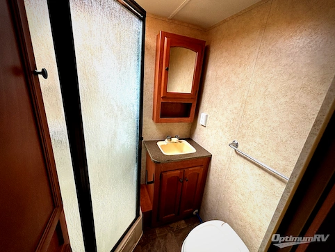 2013 Gulf Stream Streamlite XLT 27RKS Champagne Series RV Photo 3