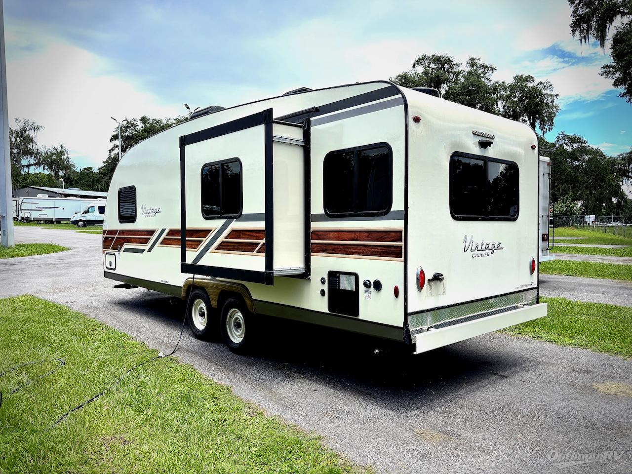 2020 Gulf Stream Vintage Cruiser 23RSS Photo 3