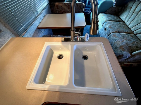 1999 Gulf Stream Conquest Sport 6280 RV Photo 4