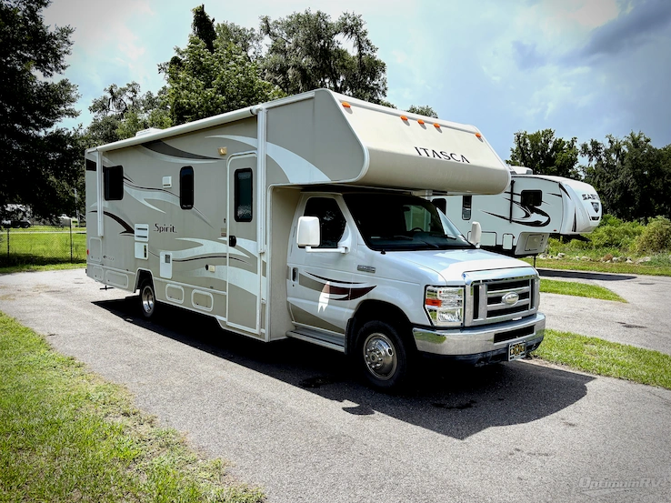 2015 Itasca Spirit 27Q RV Photo 1