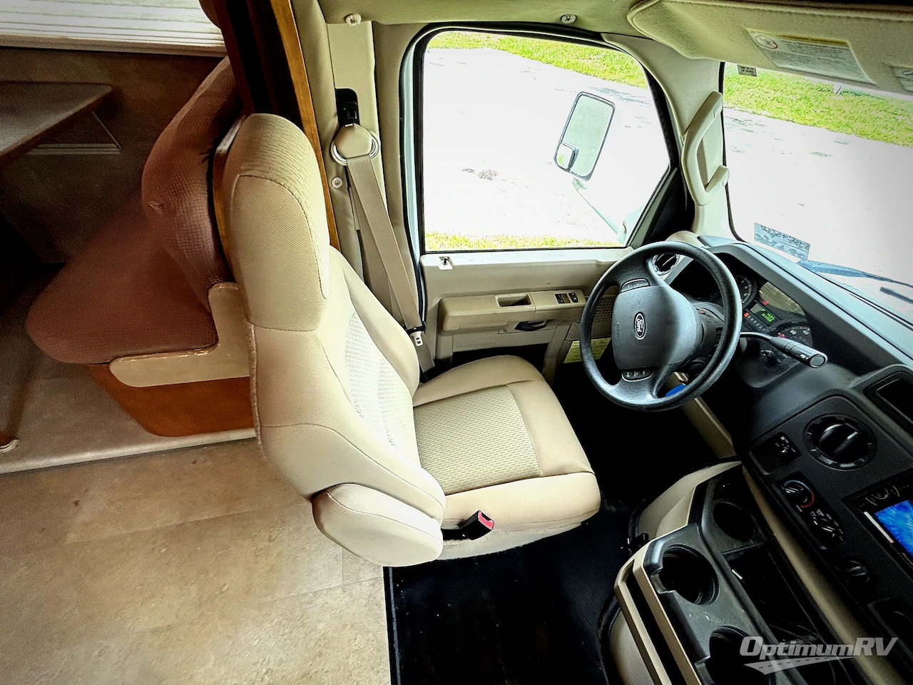 2015 Itasca Spirit 27Q Photo 7