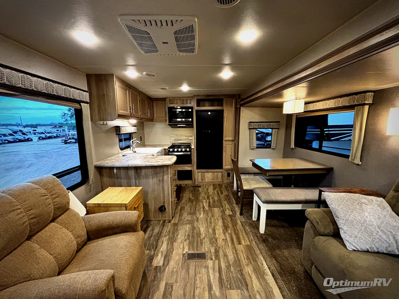 2021 Coachmen Catalina Legacy 303 RKDS Photo 5