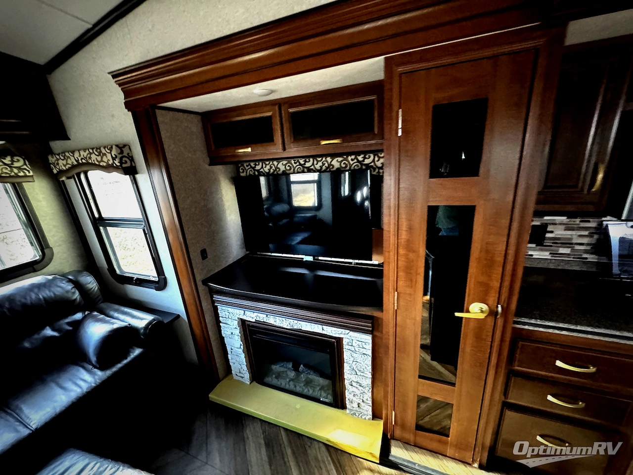 2017 Jayco North Point 315RLTS Photo 6