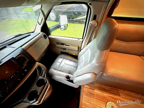 2021 Thor Outlaw 29J RV Photo 2