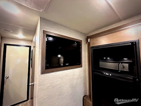 2021 Thor Outlaw 29J RV Photo 3