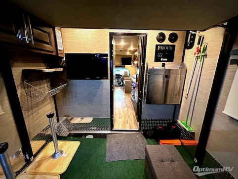 2021 Thor Outlaw 29J RV Photo 4