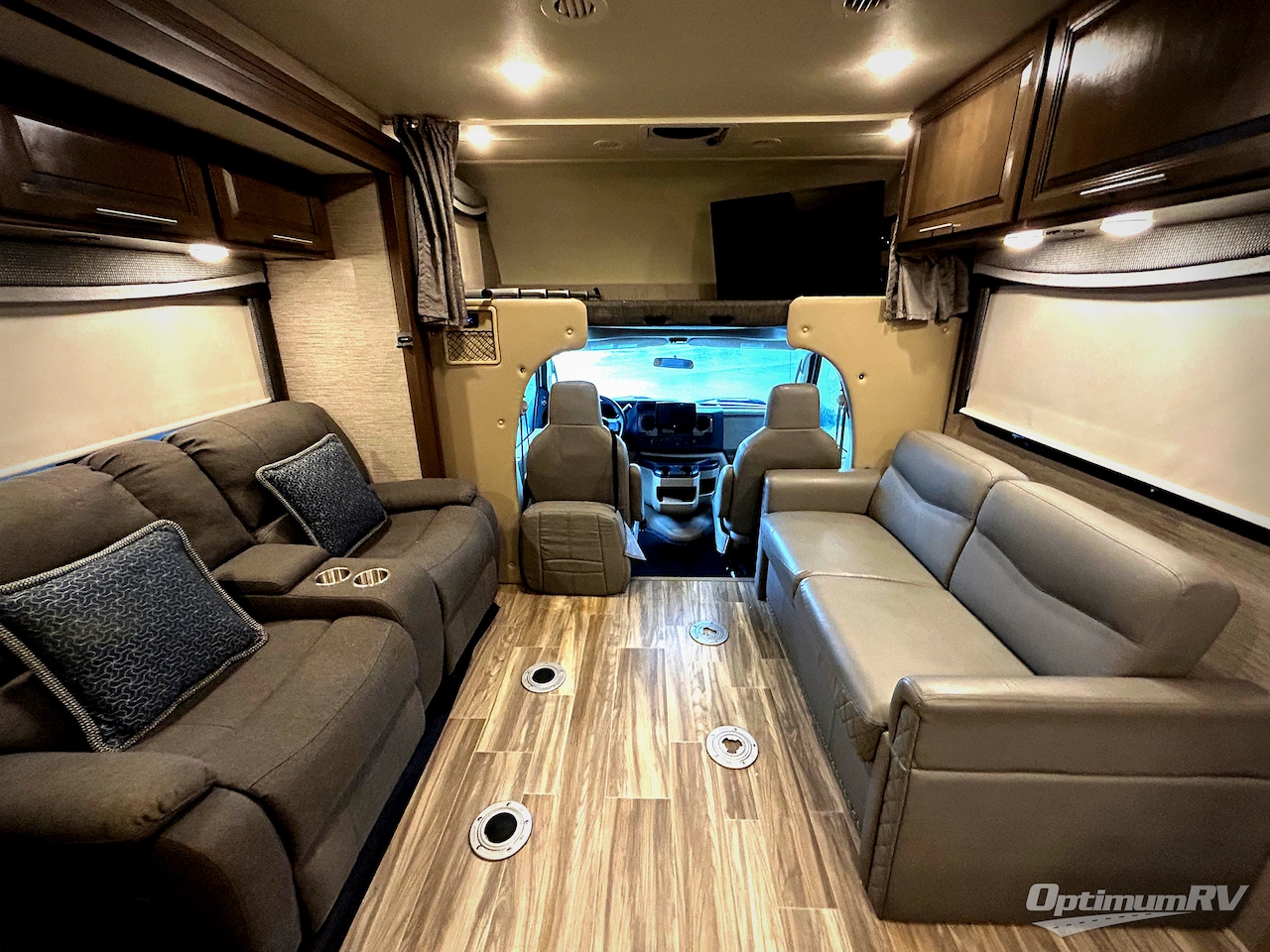 2021 Thor Outlaw 29J Photo 4