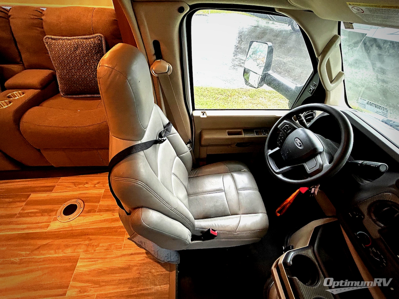 2021 Thor Outlaw 29J Photo 6