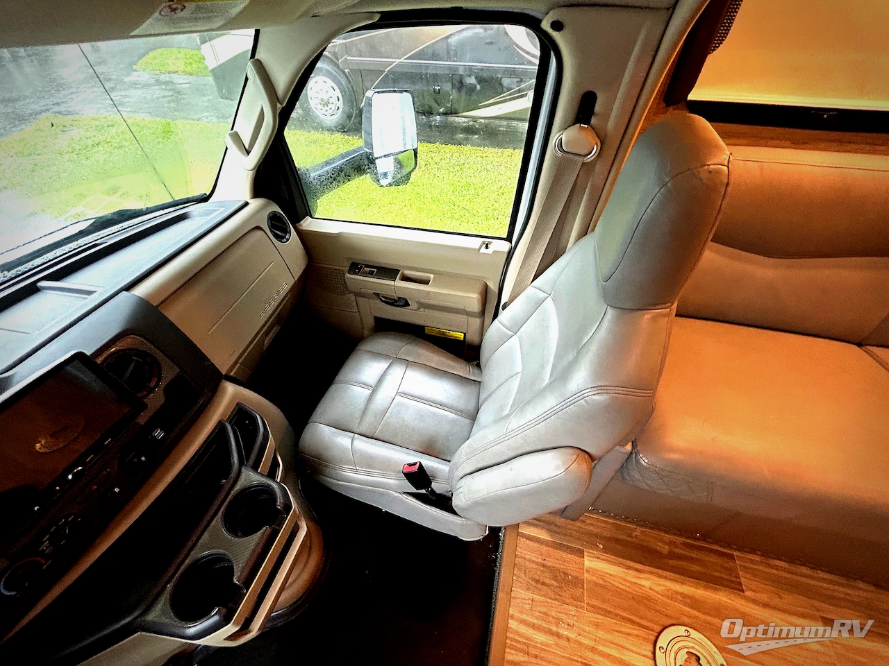 2021 Thor Outlaw 29J Photo 8