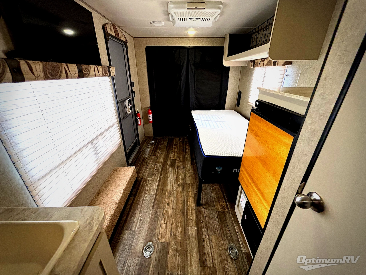 2017 Forest River Cherokee Wolf Pup 17RP Photo 4