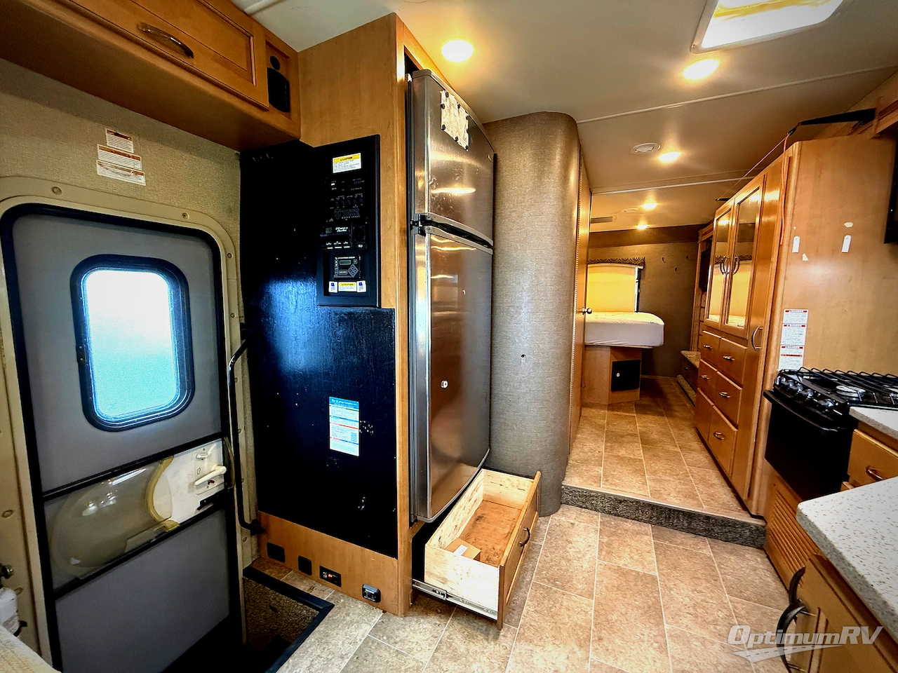 2017 Thor Chateau 31W Photo 14