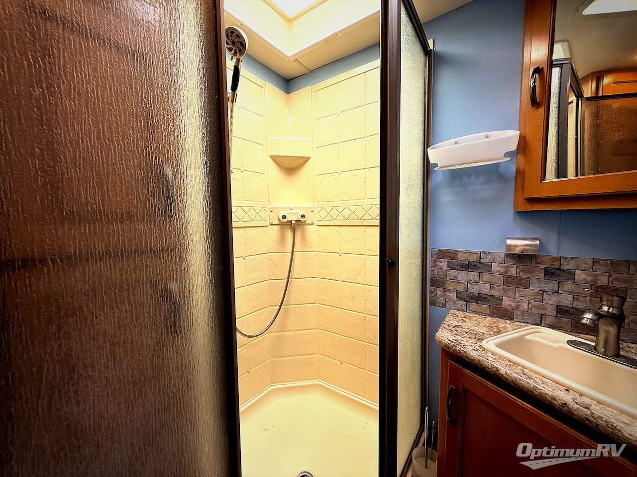 2017 Thor Chateau 31W Photo 20