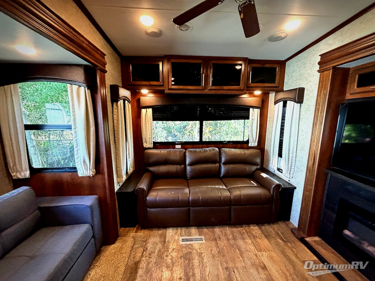 2018 Jayco Eagle 321RSTS Photo 9