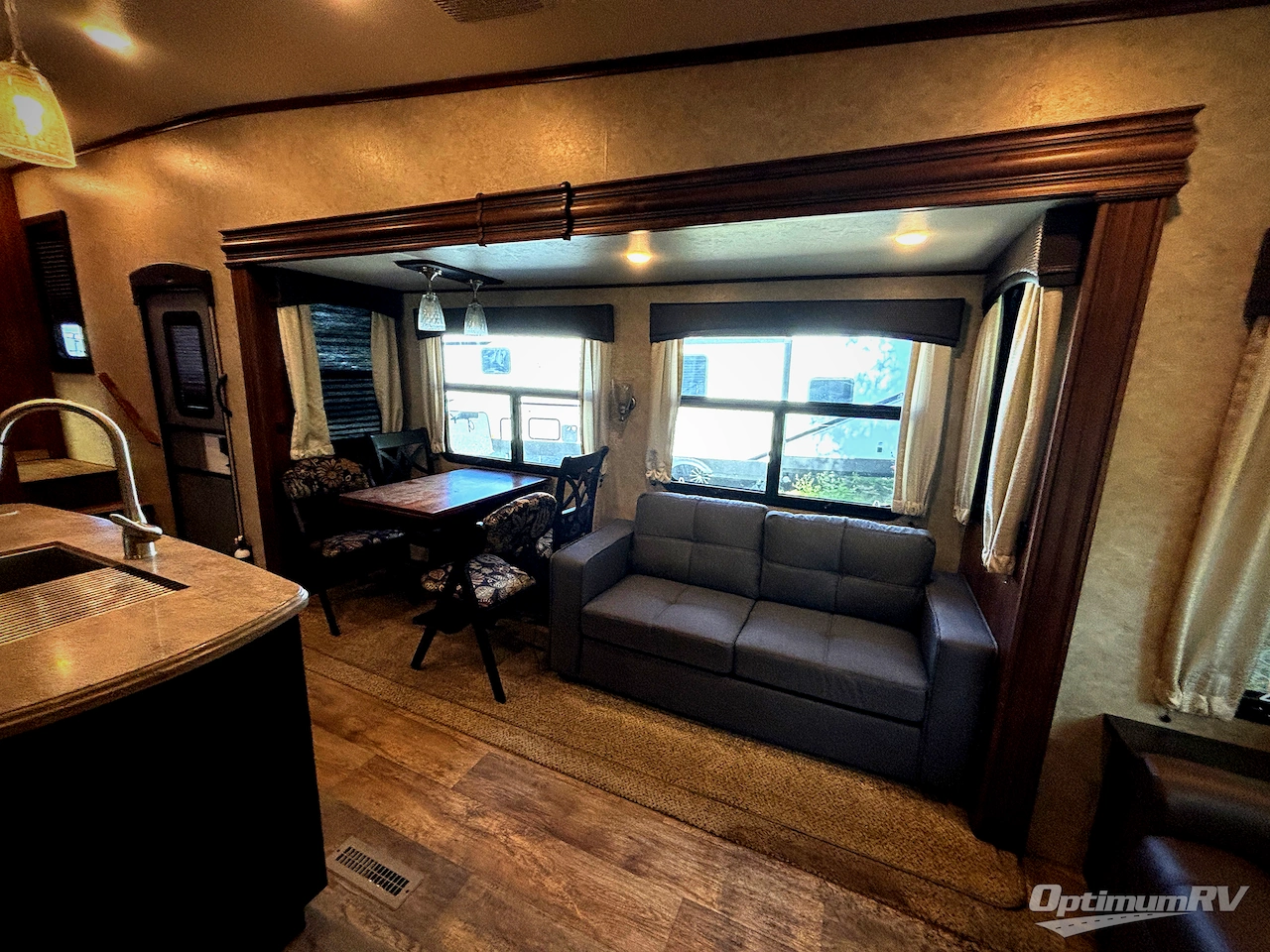 2018 Jayco Eagle 321RSTS Photo 10